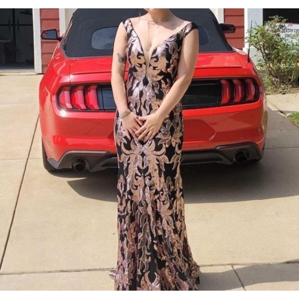 Jovani Full Length Sequin Evening Gown‎ Size 4 Black  Rose Gold Prom Formal